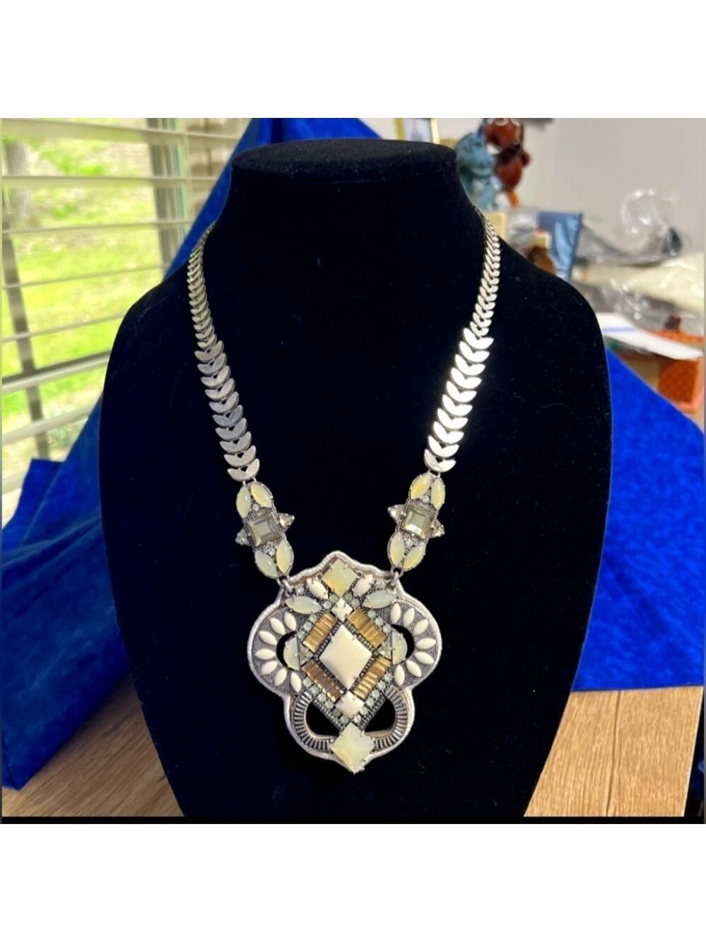 Stella And Dot Kaia Statement Necklace 26” Silvertone